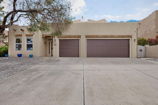 5036 Brown Bear Drive NE, Rio Rancho, NM 87144