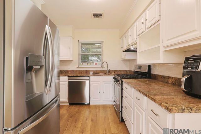 5716 Boutall St, Metairie, LA 70003