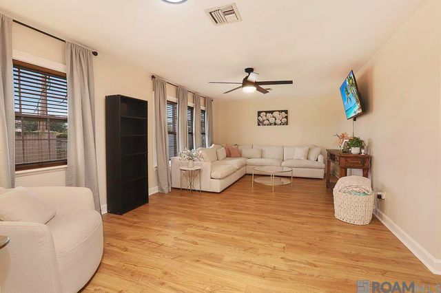 5716 Boutall St, Metairie, LA 70003