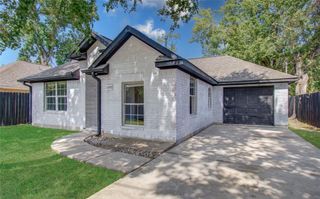 1909 Melbourne Street, Houston, TX 77026