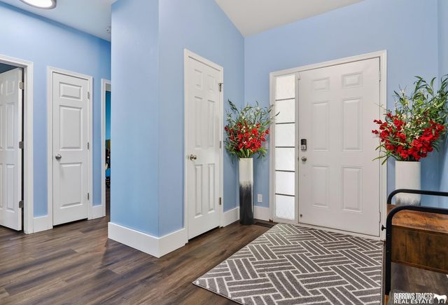 19027 B Street, Omaha, NE 68130