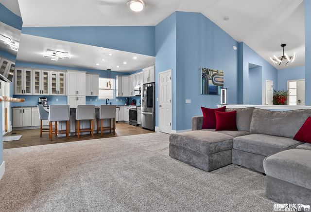 19027 B Street, Omaha, NE 68130