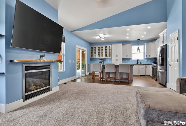 19027 B Street, Omaha, NE 68130
