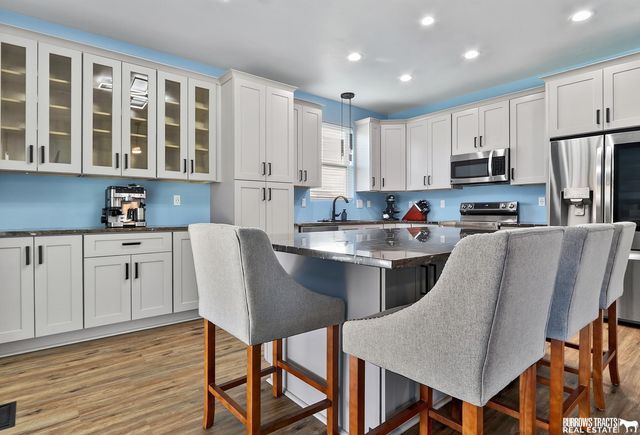 19027 B Street, Omaha, NE 68130