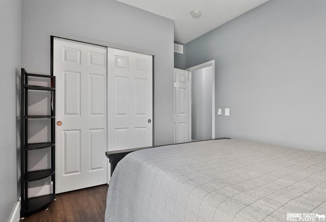 19027 B Street, Omaha, NE 68130