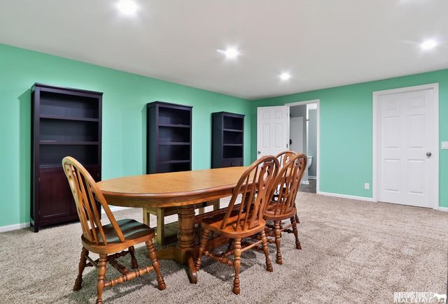 19027 B Street, Omaha, NE 68130