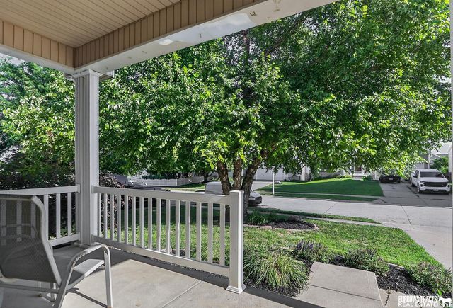 19027 B Street, Omaha, NE 68130