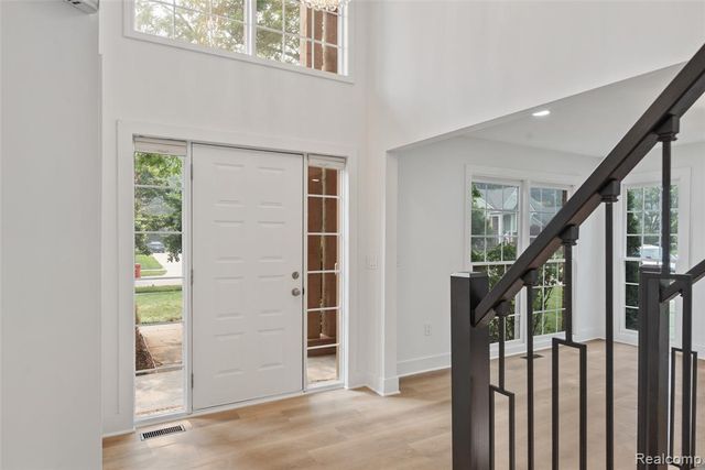2841 Treyburn Lane, West Bloomfield, MI 48324