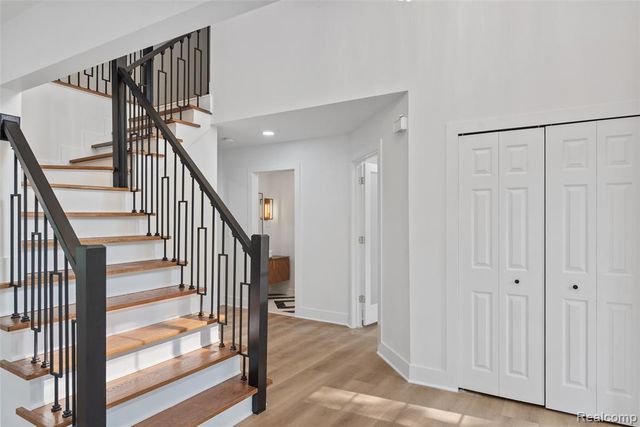 2841 Treyburn Lane, West Bloomfield, MI 48324
