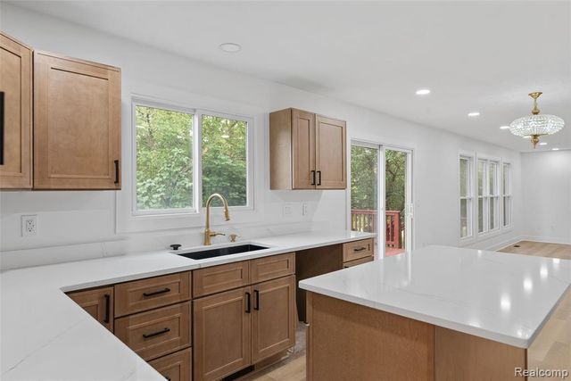 2841 Treyburn Lane, West Bloomfield, MI 48324