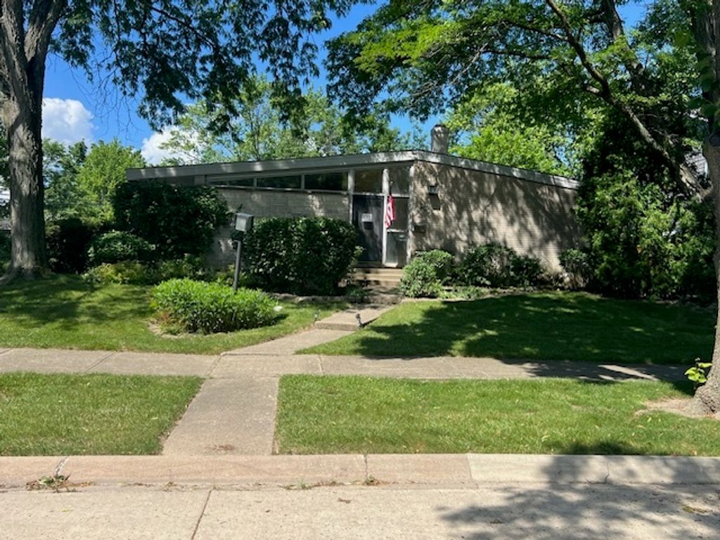 810 Virginia Road, Highland Park, IL 60035