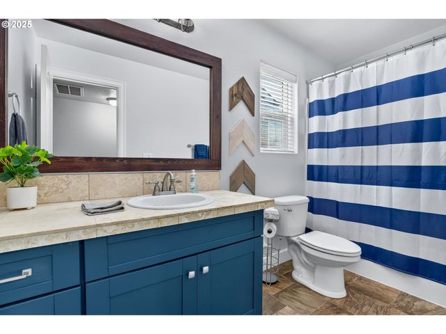 19135 VILLAGE Blvd, Sandy, OR 97055