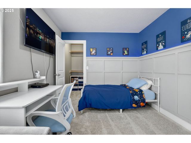 19135 VILLAGE Blvd, Sandy, OR 97055