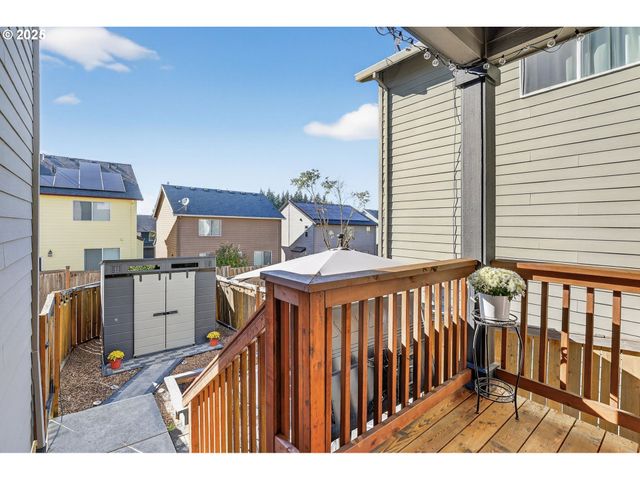 19135 VILLAGE Blvd, Sandy, OR 97055