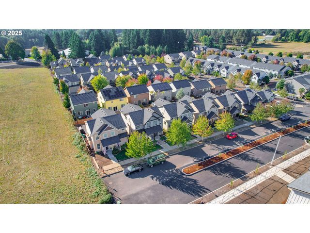 19135 VILLAGE Blvd, Sandy, OR 97055