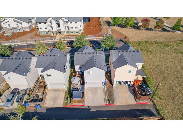 19135 VILLAGE Blvd, Sandy, OR 97055