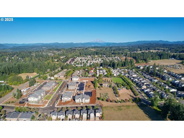 19135 VILLAGE Blvd, Sandy, OR 97055