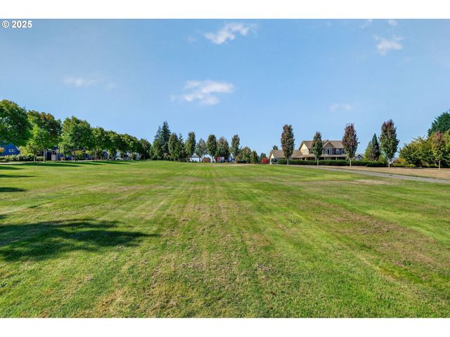 19135 VILLAGE Blvd, Sandy, OR 97055