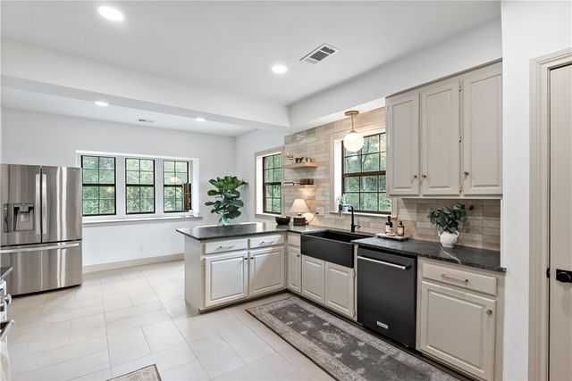 6 Ranchero Road, College Station, TX 77845