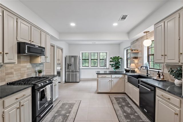 6 Ranchero Road, College Station, TX 77845