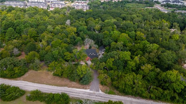 6 Ranchero Road, College Station, TX 77845