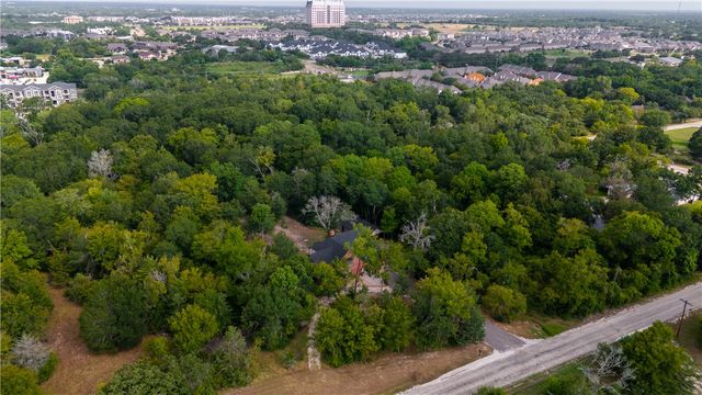 6 Ranchero Road, College Station, TX 77845