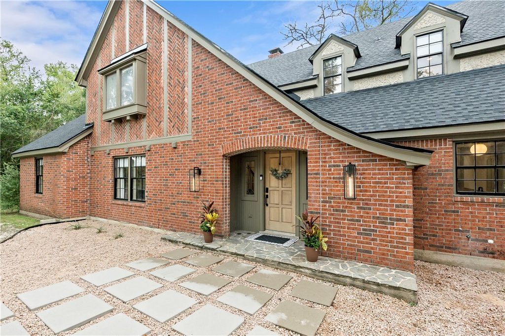 6 Ranchero Road, College Station, TX 77845