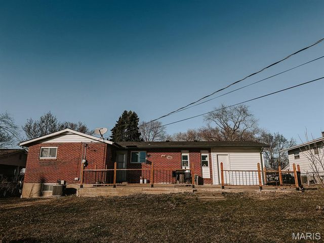 3321 Clemens Drive, St Charles, MO 63301