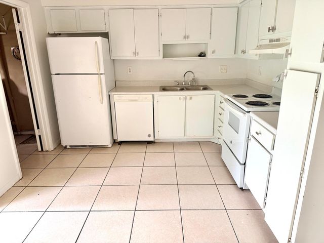 3902 Chapel Street, West Palm Beach, FL 33403