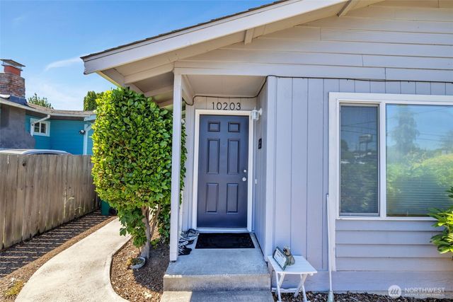 10201 17th Avenue SW, Seattle, WA 98146