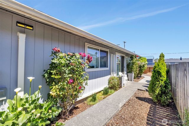 10201 17th Avenue SW, Seattle, WA 98146