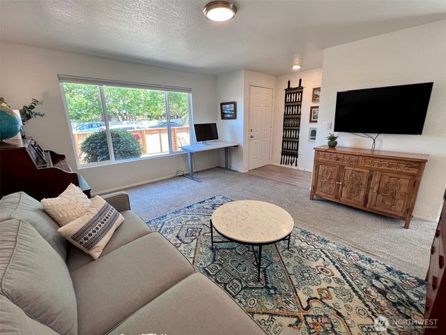 10201 17th Avenue SW, Seattle, WA 98146