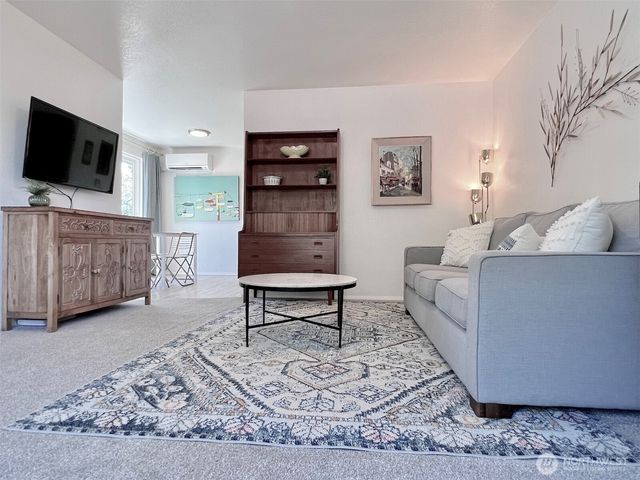 10201 17th Avenue SW, Seattle, WA 98146