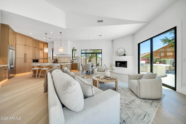 7681 E CAMPO BELLO Drive, Scottsdale, AZ 85255