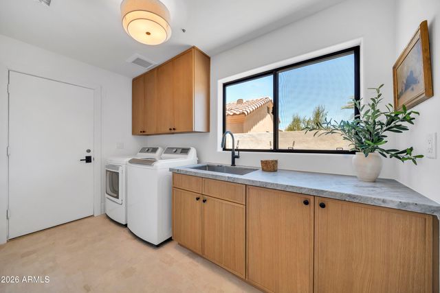 7681 E CAMPO BELLO Drive, Scottsdale, AZ 85255