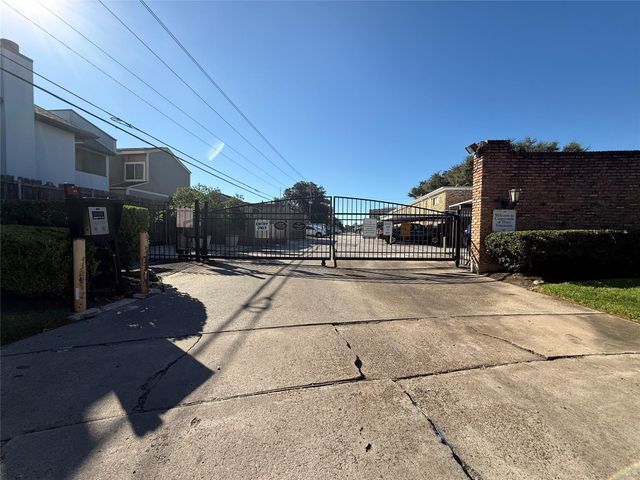 5861 Inwood Drive 6, Houston, TX 77057