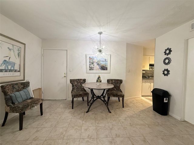 5861 Inwood Drive 6, Houston, TX 77057