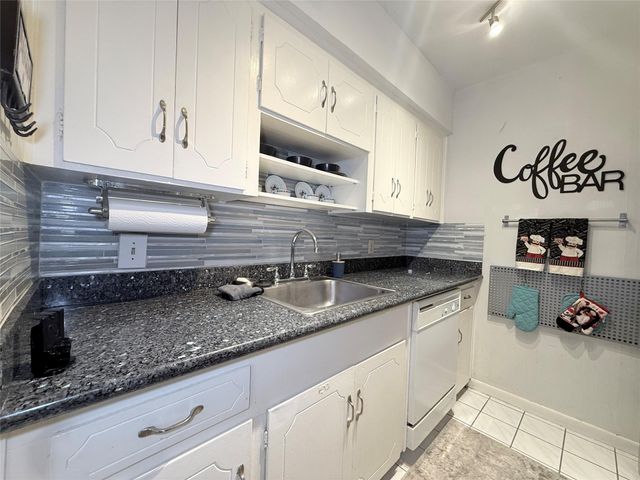 5861 Inwood Drive 6, Houston, TX 77057