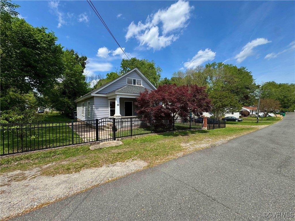 122 N Elm Ave, Highland Springs, VA 23075