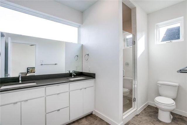 427 W 10th Street 303, Dallas, TX 75208
