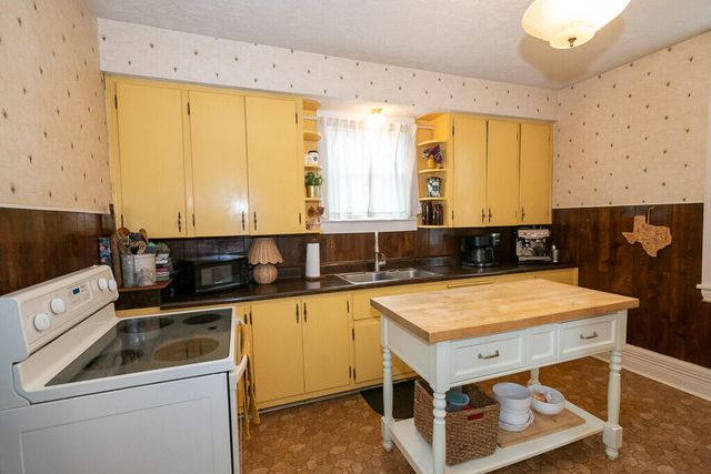 816 W State Street, Springfield, MO 65806