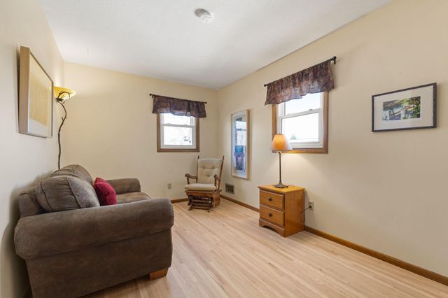 743 Mccallum Drive, New Brighton, MN 55112