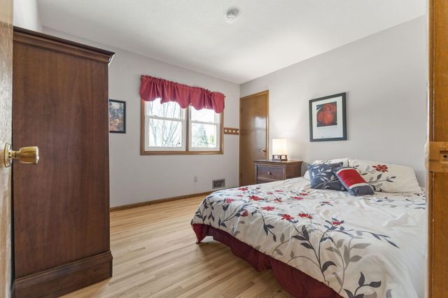 743 Mccallum Drive, New Brighton, MN 55112