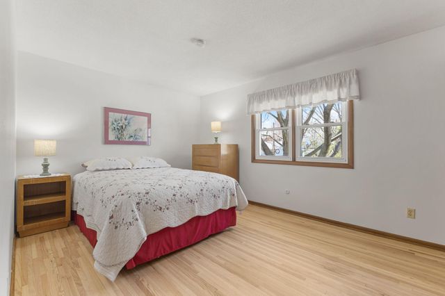 743 Mccallum Drive, New Brighton, MN 55112