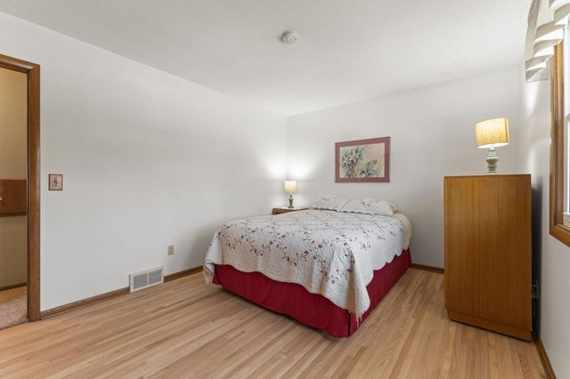 743 Mccallum Drive, New Brighton, MN 55112