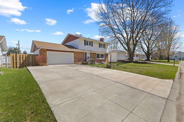 743 Mccallum Drive, New Brighton, MN 55112