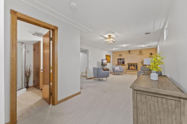 743 Mccallum Drive, New Brighton, MN 55112