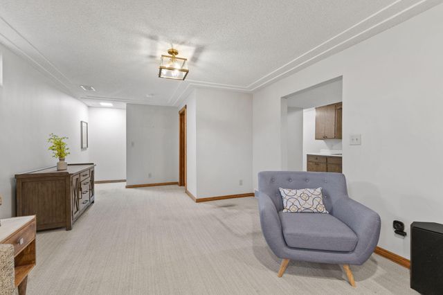 743 Mccallum Drive, New Brighton, MN 55112