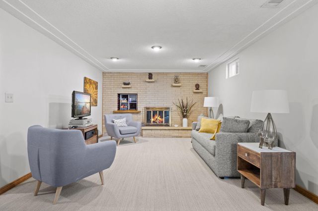 743 Mccallum Drive, New Brighton, MN 55112