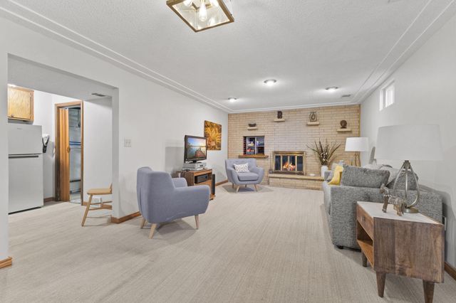 743 Mccallum Drive, New Brighton, MN 55112